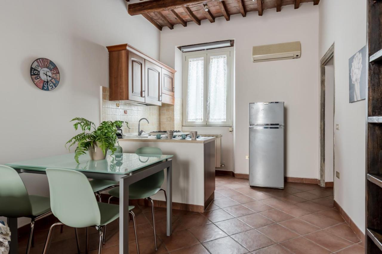 Lucca - Piazza Dell'Anfiteatro Central Apartment! ภายนอก รูปภาพ